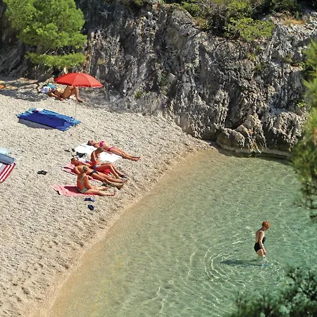 Holiday home 3 Bedroom Beautiful In Kamenmost