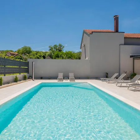 Holiday home 3 Bedroom Beautiful In *