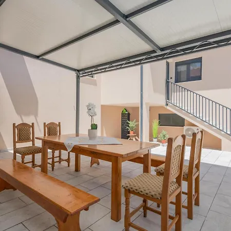 3 Bedroom Beautiful In *