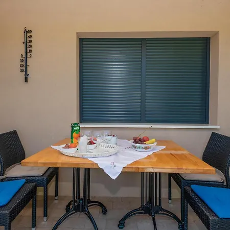 3 Bedroom Beautiful In Holiday home
